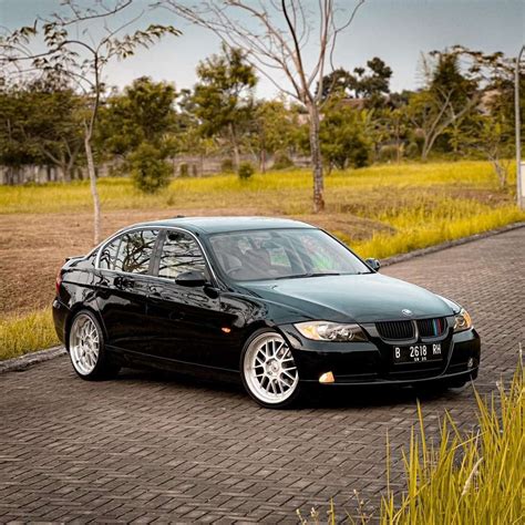 Harga Bmw E90